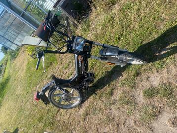 Tomos voor onderdelen beschikbaar voor biedingen