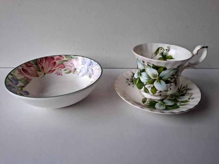 Royal Albert kop en schotel en schaaltje, Antiek en Kunst, Antiek | Servies los, Ophalen of Verzenden