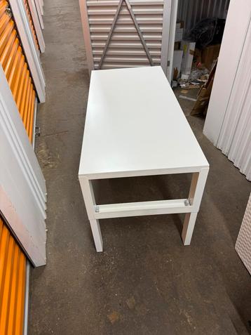 IKEA dask beschikbaar voor biedingen