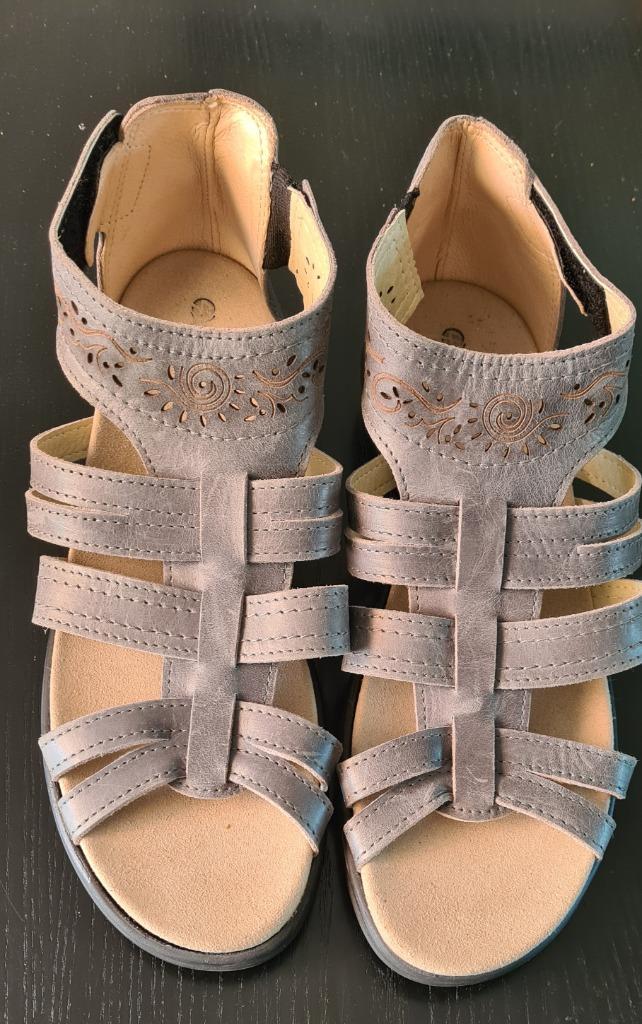 Comfort sandalen met zacht voetbed, maat 42, Kleding | Dames, Schoenen, Zo goed als nieuw, Sandalen of Muiltjes, Grijs, Verzenden