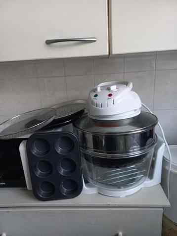 Halogeen Oven met Opzetring & bakplaten beschikbaar voor biedingen