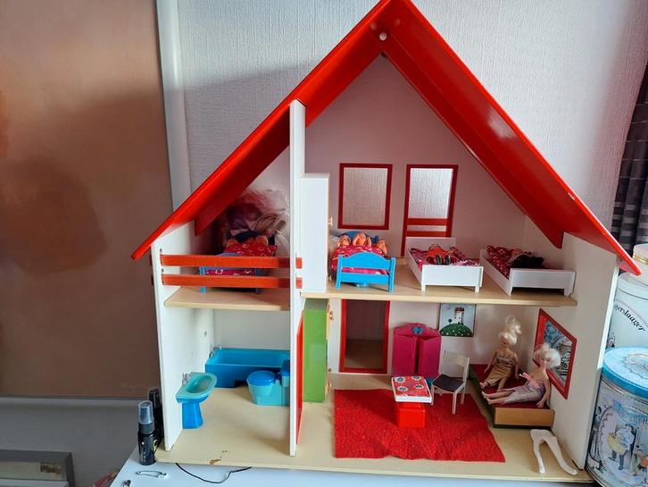 Vintage Poppenhuis met Meubels en Poppen, Kinderen en Baby's, Speelgoed | Poppenhuizen, Gebruikt, Poppenhuis, Ophalen