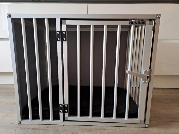 Super mooie en degelijke hondenbench, zo goed als nieuw, Dieren en Toebehoren, Hondenbenches, Zo goed als nieuw, Ophalen