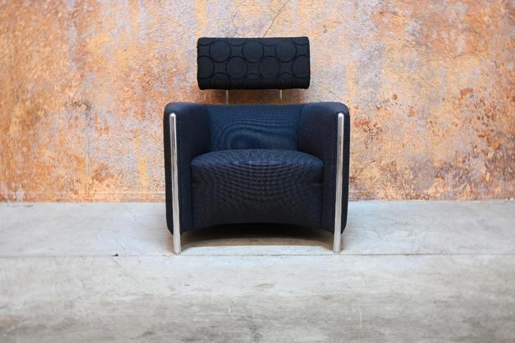 ZGANieuw 2 zwarte stoffen Leolux Goncharov design fauteuils, Huis en Inrichting, Fauteuils, Zo goed als nieuw, Metaal, Stof, 75 tot 100 cm