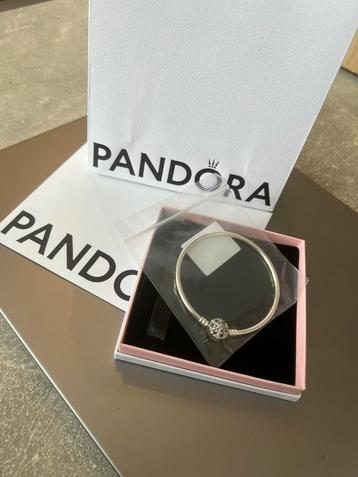 Zilveren Pandora Moments Sparkling Snowflake Armband maat 19 beschikbaar voor biedingen