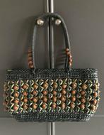 Gevlochten raffia tas met houten kralen. Handgemaakt., Verzenden, Gebruikt, Overige kleuren, Overige typen