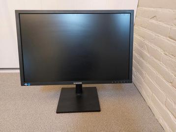 Samsung 24 inch beeldscherm beschikbaar voor biedingen