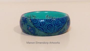 Unieke Handbeschilderde Armband "Relax and Go with the Flow" beschikbaar voor biedingen