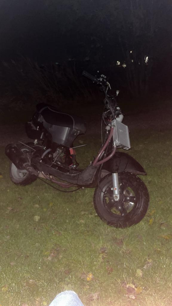 Piaggio zip lc project 172 stage 2 brom, Fietsen en Brommers, Scooters | Piaggio, Zo goed als nieuw, Zip, Tweetakt, Ophalen