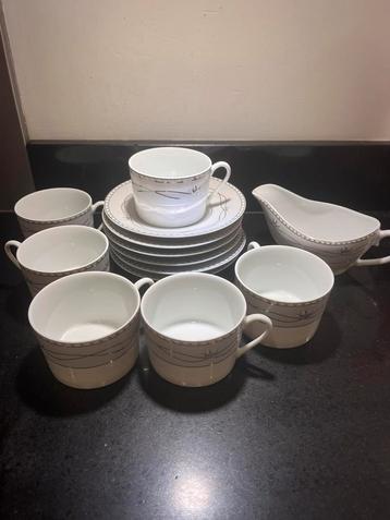 KRC Fine Porcelain Large Coffee Cups with Saucers– 13 Pieces beschikbaar voor biedingen