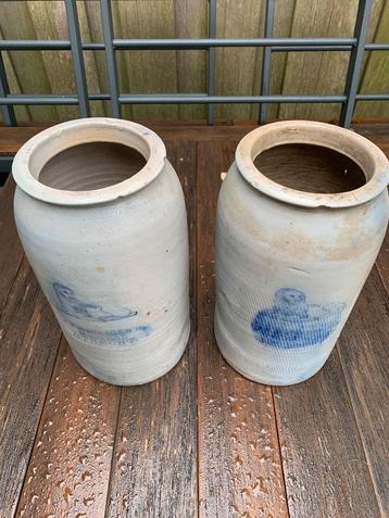 Twee antieke mosterdpotten, J.W. van Haagen’s Utrecht beschikbaar voor biedingen