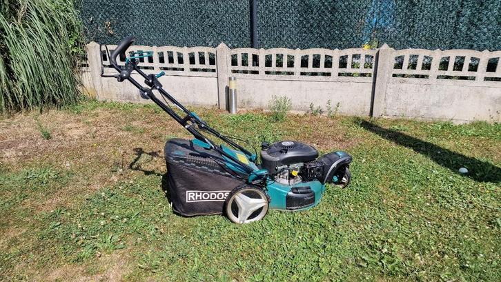 Benzine grasmaaier met een wiel aan de voorkant, Tuin en Terras, Grasmaaiers, Gebruikt, Benzine-grasmaaier, 40 t/m 49 cm, Cirkelmaaier