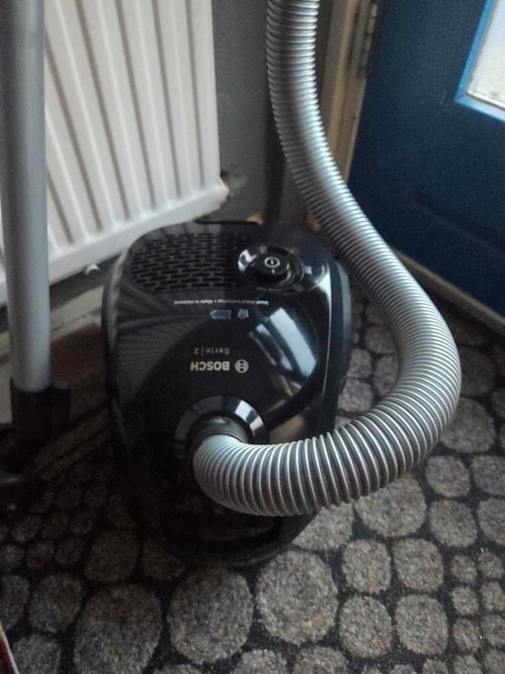 stofzuiger bosch serie 2, Witgoed en Apparatuur, Stofzuigers, Zo goed als nieuw, Stofzuiger, Stofzak, Ophalen