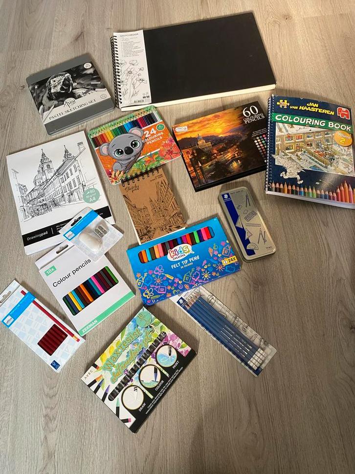Tekenspullen - Zo goed als nieuw!, Hobby en Vrije tijd, Tekenen, Zo goed als nieuw, Papier, Schets- of Tekenboek, Ophalen