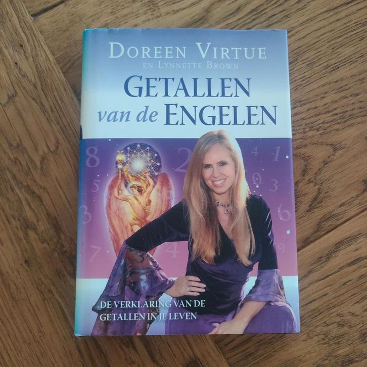 Lynnette Brown - Getallen van de engelen, Boeken, Esoterie en Spiritualiteit, Zo goed als nieuw, Achtergrond en Informatie, Ophalen of Verzenden