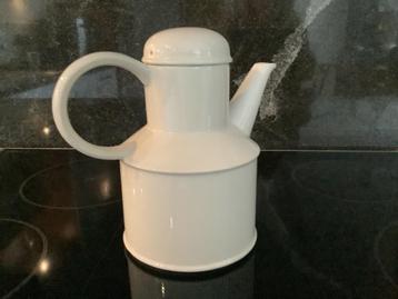 Midwinter plain white theepot beschikbaar voor biedingen