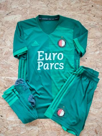 Feyenoord Rotterdam full support 2021/2022 maat S/M beschikbaar voor biedingen
