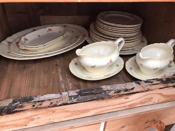 T.e.a.b. Servies van Société Céramique Maestricht 9006 beschikbaar voor biedingen
