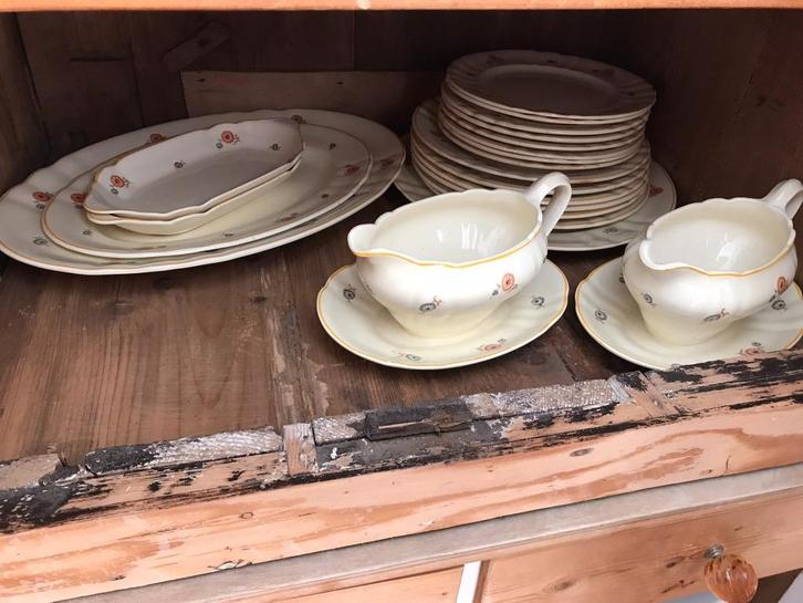 T.e.a.b. Servies van Société Céramique Maestricht 9006, Antiek en Kunst, Antiek | Servies los, Ophalen