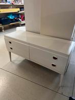 Dressoir/TV-meubel met stopcontact, Ophalen, Kunststof, Gebruikt, 100 tot 150 cm
