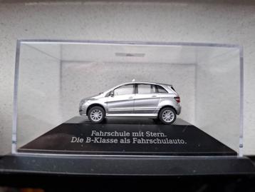 Herpa Mercedes B Klasse 'Fahrschule' 1:87 beschikbaar voor biedingen