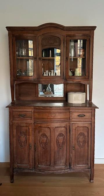 Prachtige Jugendstil-kast te koop beschikbaar voor biedingen