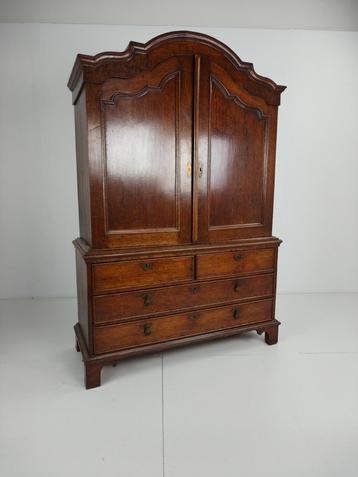 18e eeuws zeldzaam Nederlands eiken kabinet 'luierkabinet' beschikbaar voor biedingen