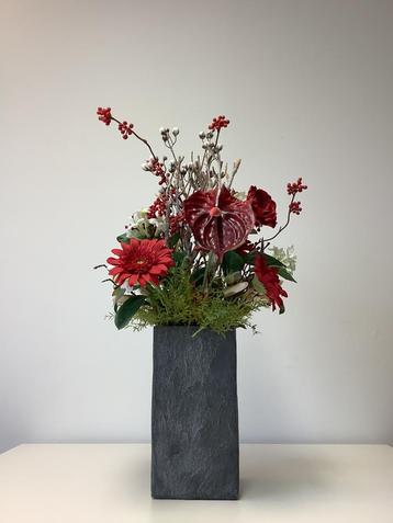 Zware pot met rood wit stuk en sneeuwballen 70 hoog beschikbaar voor biedingen