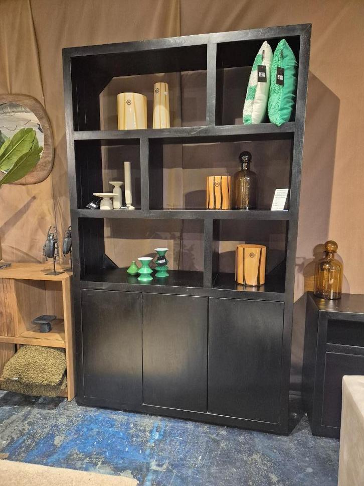 Boekenkast 140 cm met 3 deuren Nu Extra Voordelig !, Huis en Inrichting, Kasten | Boekenkasten, Nieuw, 100 tot 150 cm, 200 cm of meer