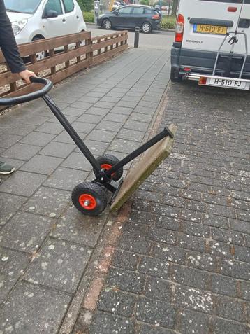 Te koop tegellegger  beschikbaar voor biedingen
