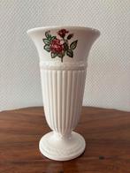 Wedgwood Moss Rose vaas “Trompetvaas” 22 cm., Ophalen of Verzenden