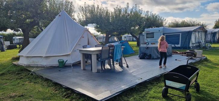 Vlonder van vloerdelen en pallets, Tuin en Terras, Terrasdelen en Vlonders, Gebruikt, Hout, Ophalen
