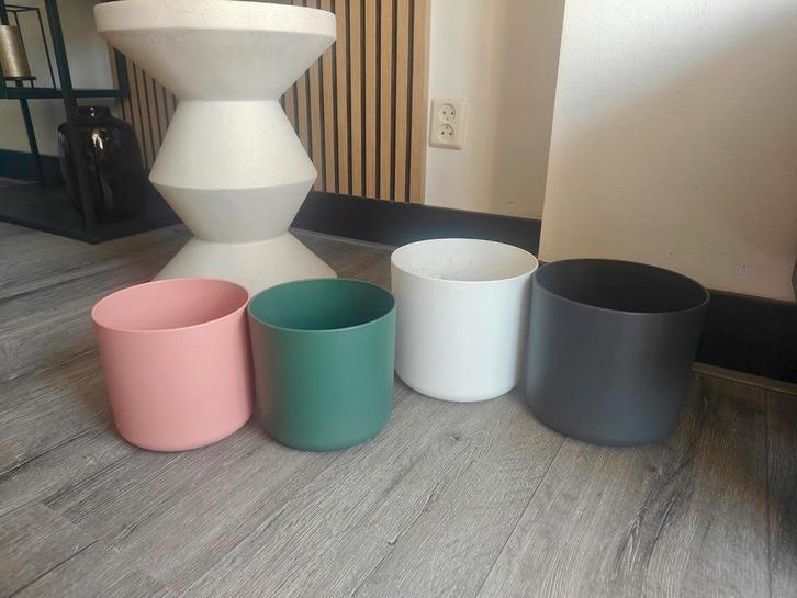 Potten en vazen - Diverse materialen & maten, Tuin en Terras, Bloempotten, Gebruikt, Aardewerk, Binnen, Balkon, Tuin, Minder dan 40 cm