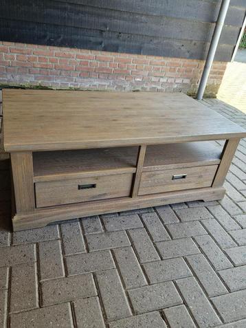 salontafel beschikbaar voor biedingen