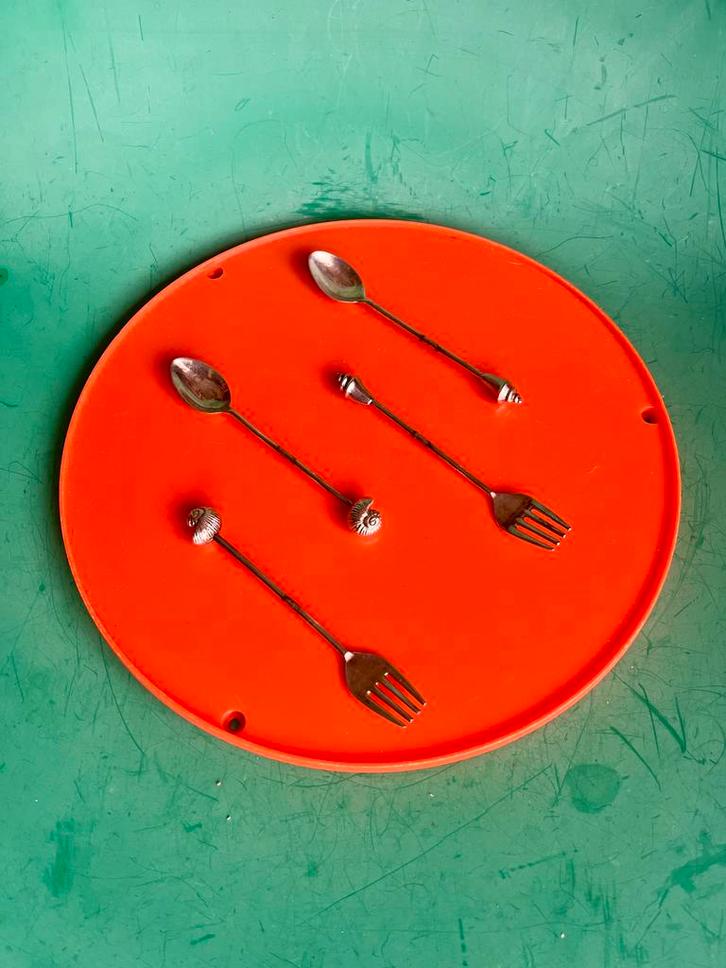 Vintage zilverkleurig bestek schelpen vork lepel set van 4, Huis en Inrichting, Keuken | Bestek, Gebruikt, Bestekset, Rvs of Chroom