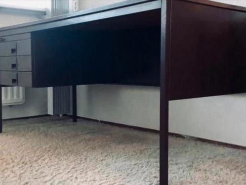 INDUSTRIEEL BUREAU, 1970. METAAL. Directiebureau uit ITALIË., Huis en Inrichting, Bureaus, Zo goed als nieuw, Ophalen