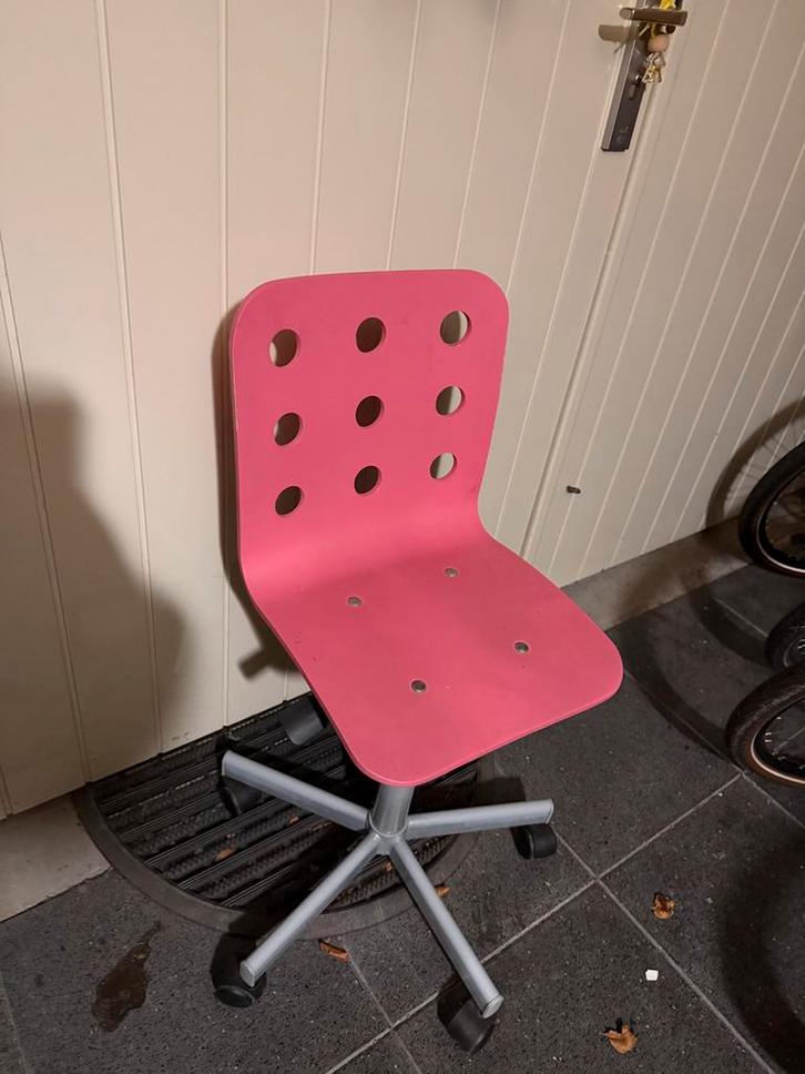 Gratis IKEA Rose Houten Bureaustoel, Huis en Inrichting, Bureaustoelen, Gebruikt, Bureaustoel, Roze, Ophalen of Verzenden