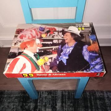 Oude Bassie en Adriaan puzzel in een kledingwinkel beschikbaar voor biedingen