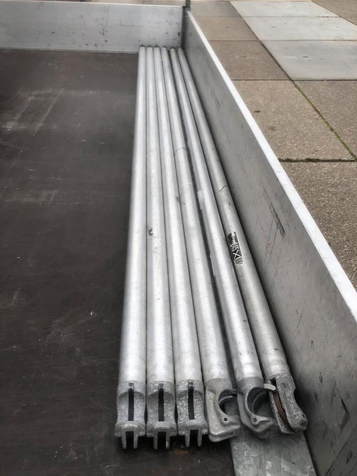 Alle soorten steigerbuizen op voorraad , nieuw en gebruikt!, Doe-het-zelf en Verbouw, Steigers, Zo goed als nieuw, Rolsteiger of Kamersteiger