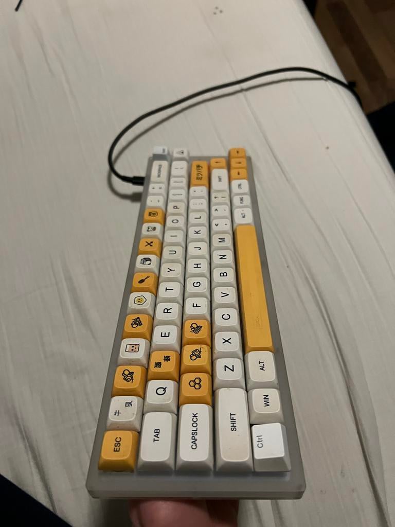 Womier K66 Custom Keyboard - Honey & Bee Keycaps, Computers en Software, Toetsenborden, Zo goed als nieuw, Qwerty, Bedraad, Gaming toetsenbord