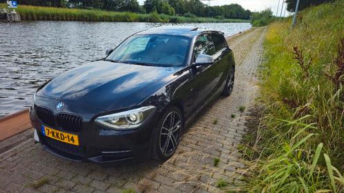 Bmw 135i M Performance (Panodak NAP Harman Kardon keyless), Auto's, BMW, Particulier, 1-Serie, ABS, Airbags, Airconditioning, Alarm