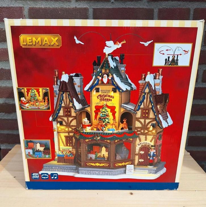 Lemax "Holiday Hamlet Christmas Shoppe" #55026, Diversen, Kerst, Ophalen of Verzenden