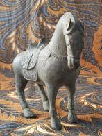 Mooi antiek brons beeldje uit China van een paard 19 cm., Antiek en Kunst, Kunst | Niet-Westerse kunst, Ophalen of Verzenden