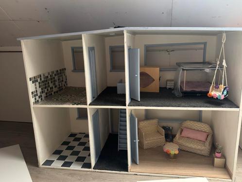Mega groot poppenhuis, Kinderen en Baby's, Speelgoed | Poppenhuizen, Gebruikt, Ophalen