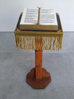 Bijbeltje op standaard, Antiek en Kunst, Antiek | Religie, Ophalen of Verzenden