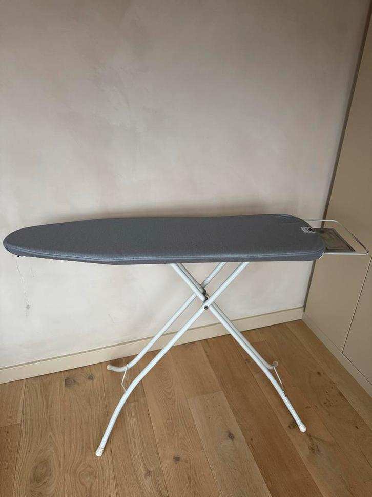 Brabantia Strijkplank, Witgoed en Apparatuur, Strijkijzers en Strijkplanken, Zo goed als nieuw, Strijkijzer met snoer, Ophalen