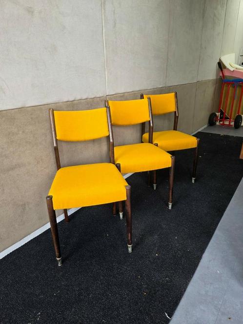 Vintage eetkamerstoelen nieuw gestoffeerd, Huis en Inrichting, Stoelen, Zo goed als nieuw, Drie, Hout, Stof, Overige kleuren, Ophalen