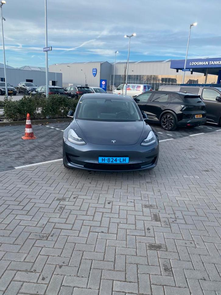 Tesla Model 3 standard plus Grijs taxiklaar, Auto's, Tesla, Model 3, Elektrisch, Sedan, Automaat, Origineel Nederlands, Zilver of Grijs