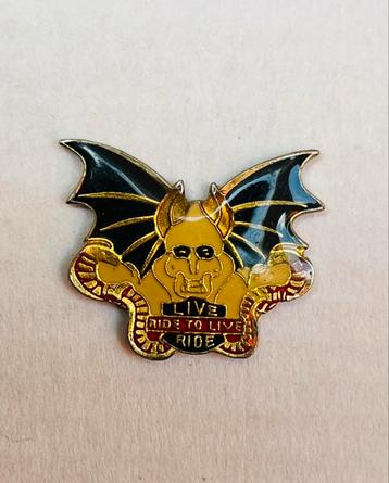 Ride to live - live ti Ride pin beschikbaar voor biedingen