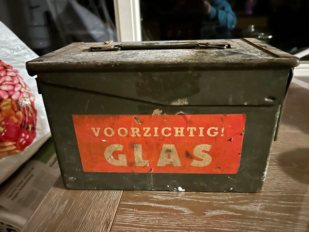 Vintage metalen kist 'Voorzichtig! Glas', Huis en Inrichting, Woonaccessoires | Kisten, Gebruikt, 50 tot 100 cm, Ophalen of Verzenden